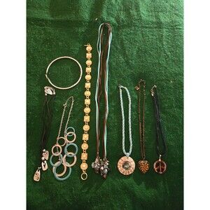Lovely Costume Jewelry Lot 23M (SG-27)